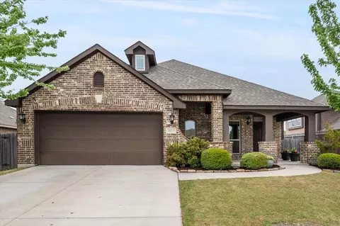 3033 Fern Ct, Midlothian, TX 76065