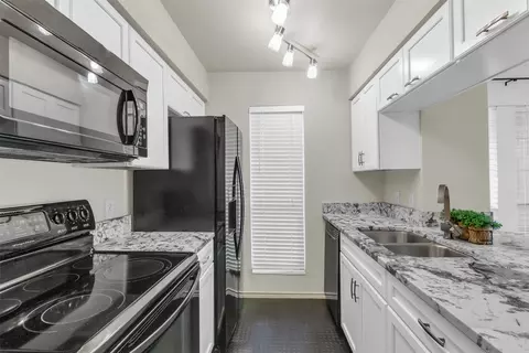 4067 Beltway Dr #225, Addison, TX 75001