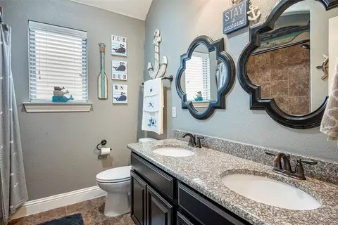 Bath - 1525 7th St, Argyle, TX 76226 photo 6 of 6