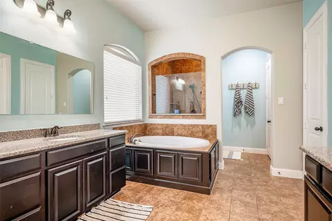 Bath - 1525 7th St, Argyle, TX 76226 photo 1 of 6