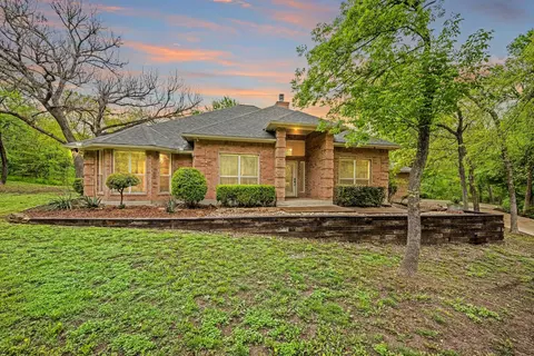 134 Keowee Cir, Waxahachie, TX 75165