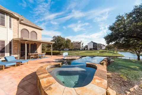 708 Canal St, Irving, TX 75063