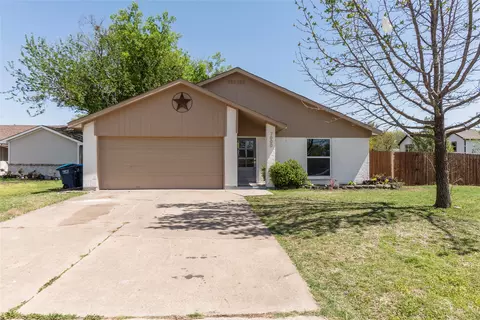 7000 Rose Lea Ct, Fort Worth, TX 76137
