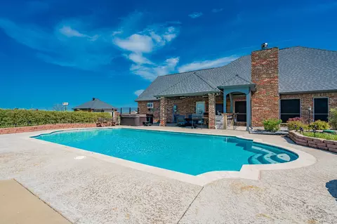 1609 W Alamosa Dr, Talty, TX 75160