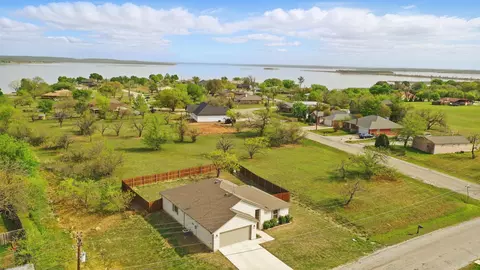 216 Runaway Bay Dr, Runaway Bay, TX 76426