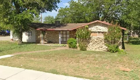 1003 N Bridge St, Brady, TX 76825