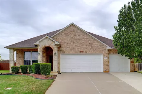 8000 Joshua Tree Ct, Arlington, TX 76002