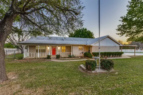 1606 E Bankhead Dr, Weatherford, TX 76086