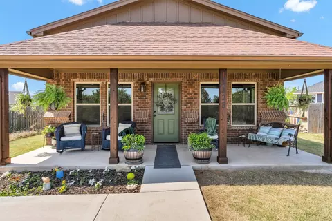 2228 Comet Trl, Granbury, TX 76048