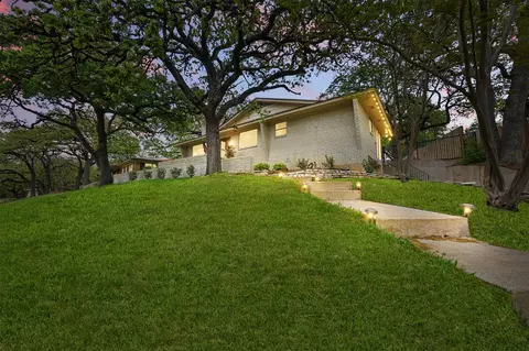 1217 Briarwood Blvd, Arlington, TX 76013