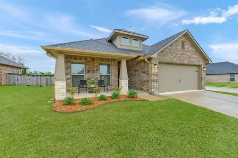 701 Nolan Dr, Sherman, TX 75092