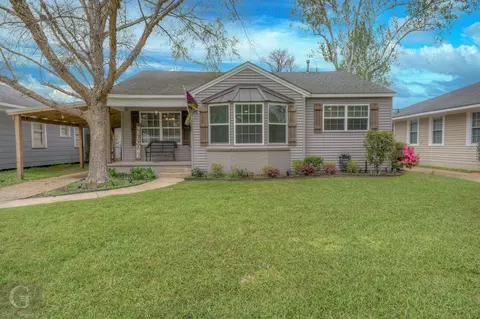 3760 Greenway Pl, Shreveport, LA 71105
