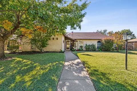 6716 Town Bluff Dr, Dallas, TX 75248