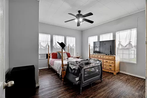 565 Monroe St, Deport, TX 75435 photo 9