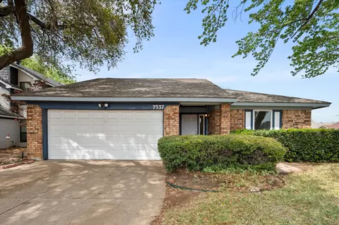7537 Down Hill Dr, Fort Worth, TX 76120