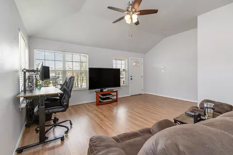 Living - 117 Mitchell Cir, Terrell, TX 75160 photo 1 of 4