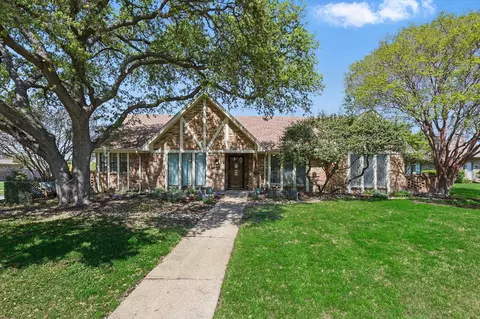 2268 Valley Mill St, Carrollton, TX 75006