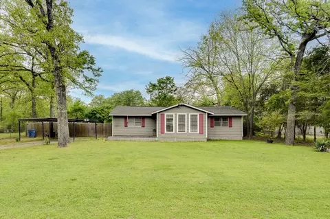 801 Cedarcrest Dr, Tool, TX 75143
