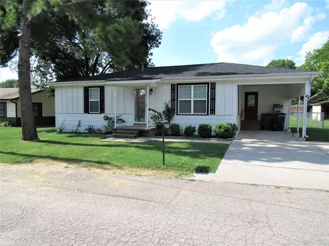 2205 Foster Cir, Caddo Mills, TX 75135