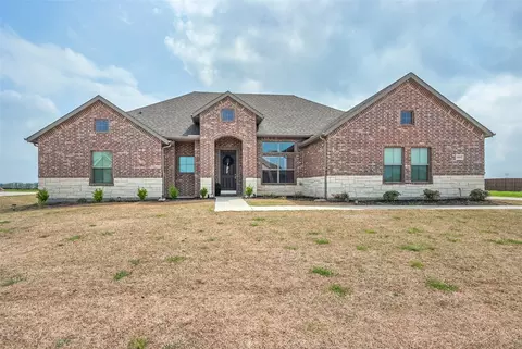 1885 Creekview Ln, Nevada, TX 75173