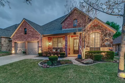 2039 Meadows Ave, Lantana, TX 76226