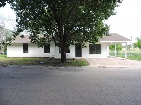509 S Pearl St, Kemp, TX 75143