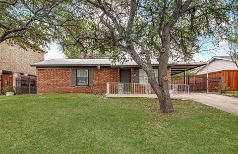 3063 32nd St, Fort Worth, TX 76106