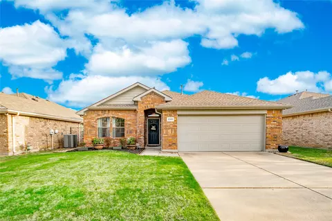 1205 Maddy Ln, Flower Mound, TX 75028