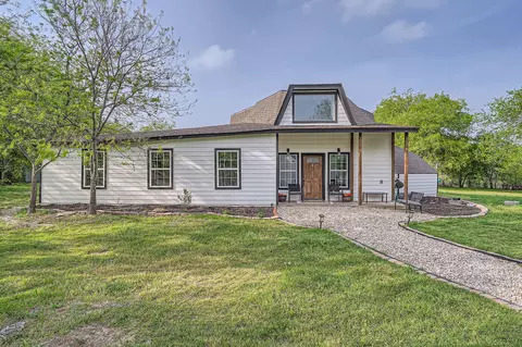 7608 Clearview Hills Ct, Cresson, TX 76035