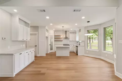 375 St Andrews Dr, Mabank, TX 75156