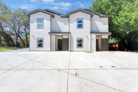 1305 Mill St #4, Gainesville, TX 76240