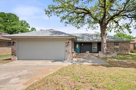 3709 Bordeaux Ct, Arlington, TX 76016
