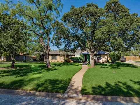 408 Ridge Rd, Breckenridge, TX 76424