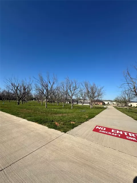 6011 Bonanza Dr, Granbury, TX 76049