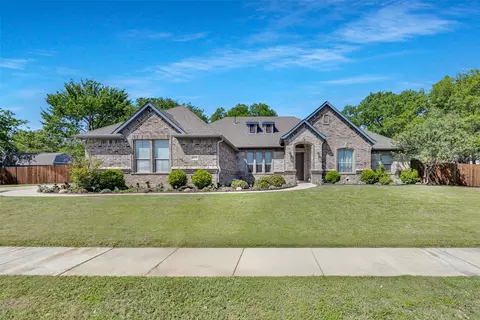 8213 Sayers Ln, North Richland Hills, TX 76182
