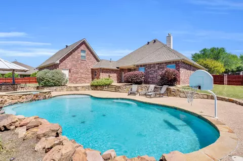 1407 Wedgewood Dr, Cleburne, TX 76033