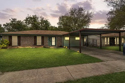 6036 Blueridge Dr, Watauga, TX 76148