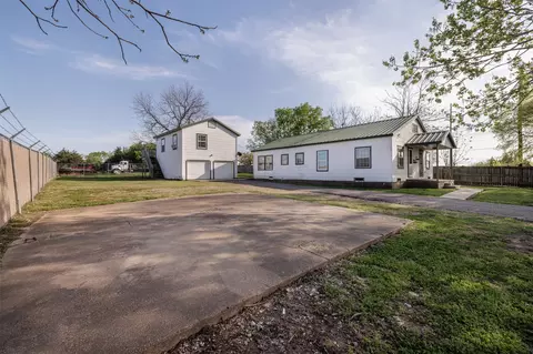 4913 Oneal St, Greenville, TX 75401