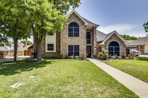 6805 Blake Dr, Arlington, TX 76001