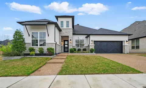 901 Dragon Banner Dr, Lewisville, TX 75056