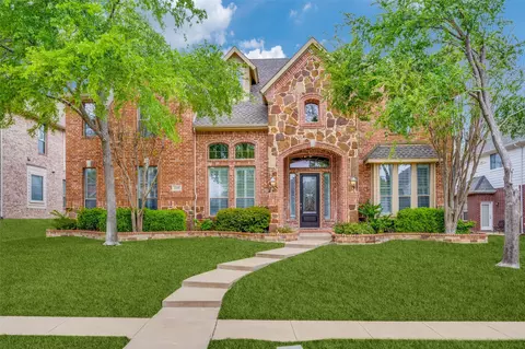 2205 Homestead Ln, Plano, TX 75025