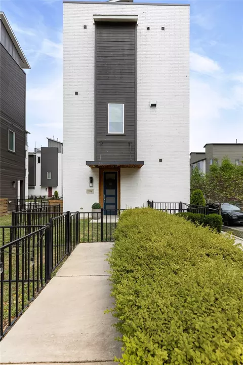 276 Currie St, Fort Worth, TX 76107