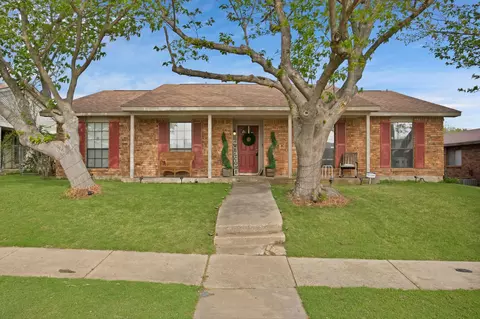 9712 White Ash Rd, Dallas, TX 75249