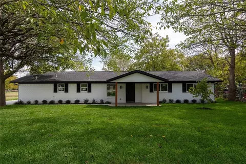 201 W Chapman Rd, Hewitt, TX 76643