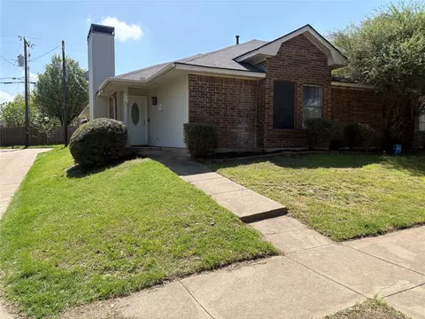 309 Bryant Ln, Cedar Hill, TX 75104
