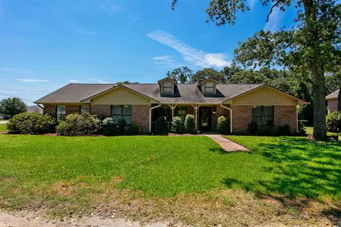 1 Acapulco Ln, Normangee, TX 77871