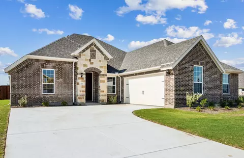 713 Carriage Hill Rd, Midlothian, TX 76065