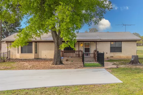820 Reese Ln, Azle, TX 76020
