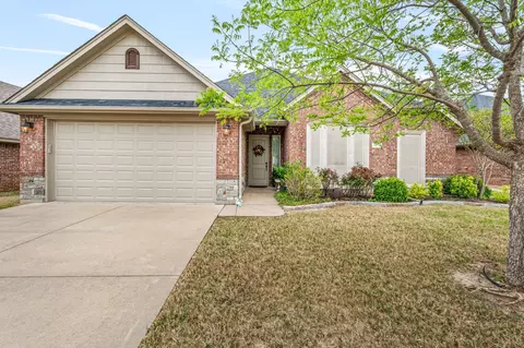 4421 Logan Cir, Granbury, TX 76049