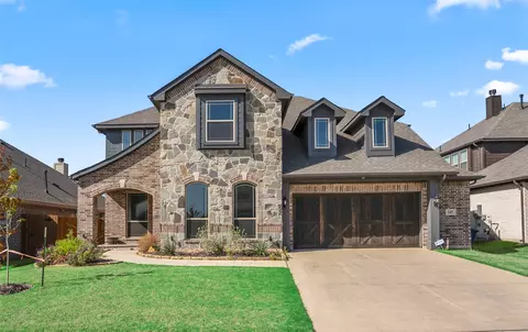 545 Ramon St, Burleson, TX 76028